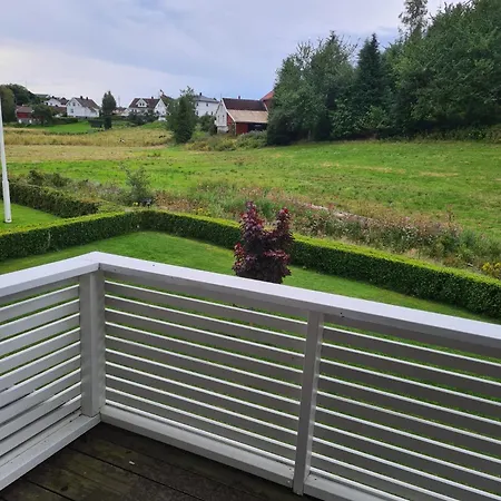 House I Mandal With 5 Bedrooms Rugland