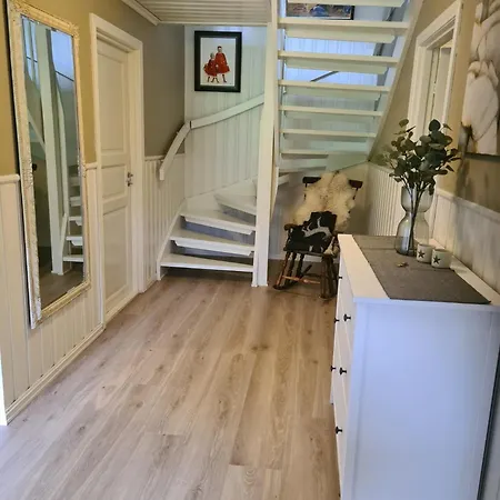 House I Mandal With 5 Bedrooms 度假居 *