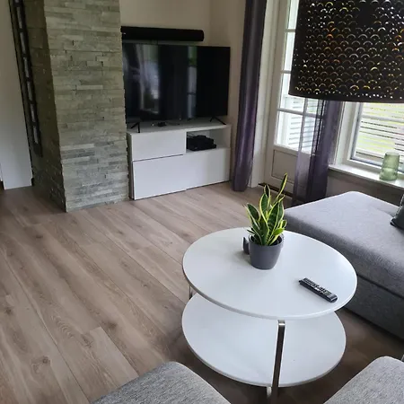 House I Mandal With 5 Bedrooms Rugland